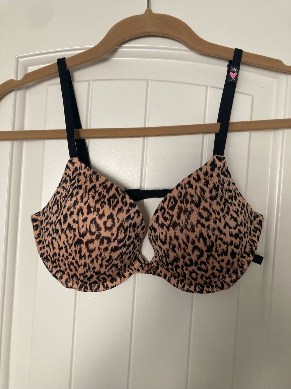 Victoria’s Secret Sexy Tee Leopard Push-Up Bra 32D NWT